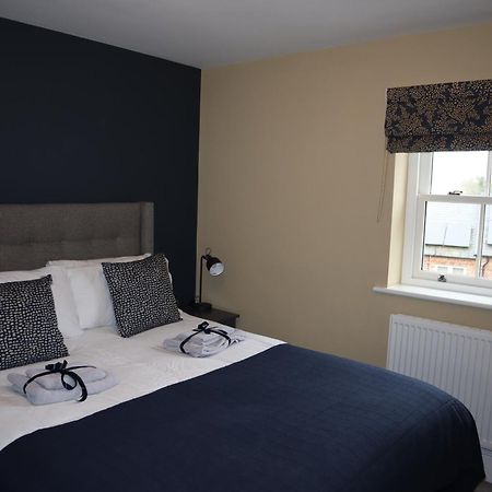 Canal View Cottage With Log Fire & Parking Blisworth Buitenkant foto