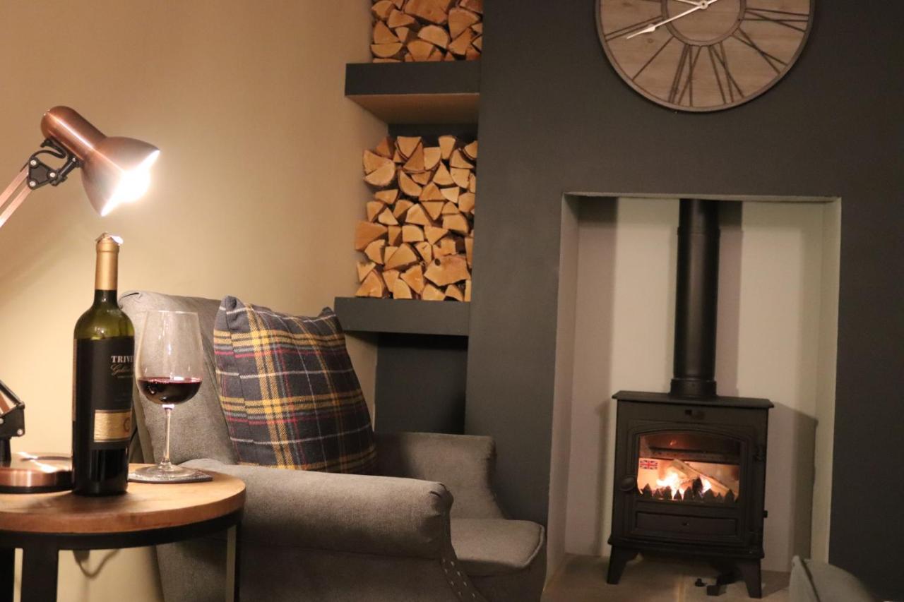 Canal View Cottage With Log Fire & Parking Blisworth Buitenkant foto